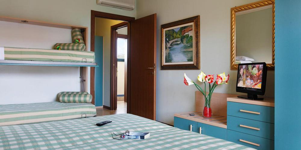 Residence Spiaggia D'Oro Desenzano del Garda Ruang foto