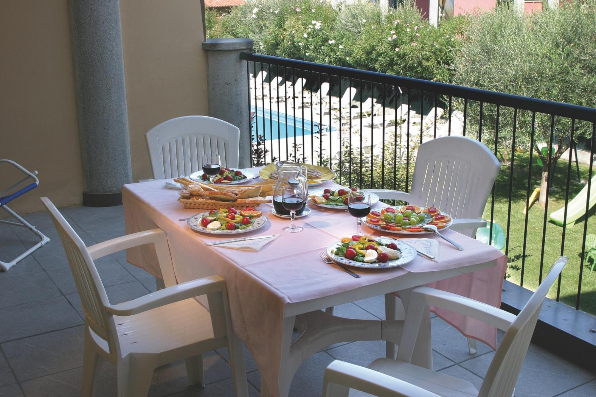 Residence Spiaggia D'Oro Desenzano del Garda Bagian luar foto