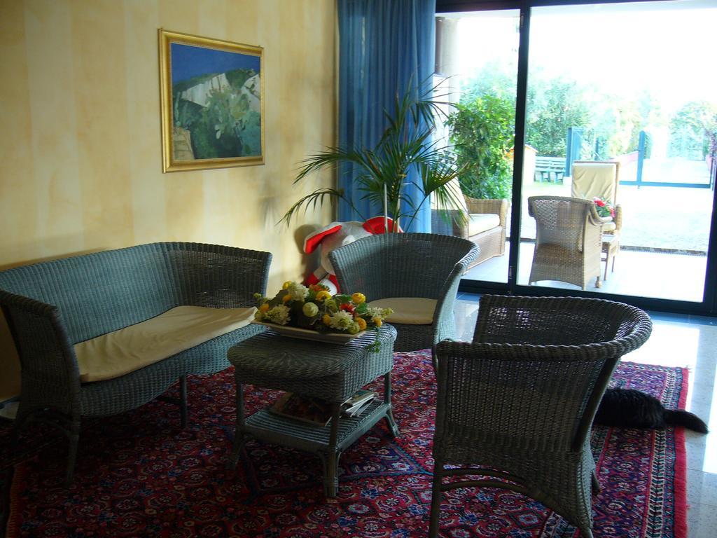 Residence Spiaggia D'Oro Desenzano del Garda Bagian luar foto