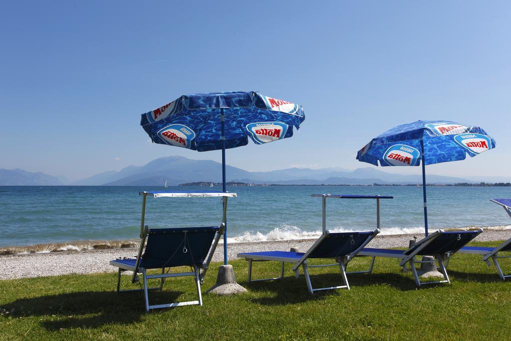 Residence Spiaggia D'Oro Desenzano del Garda Bagian luar foto